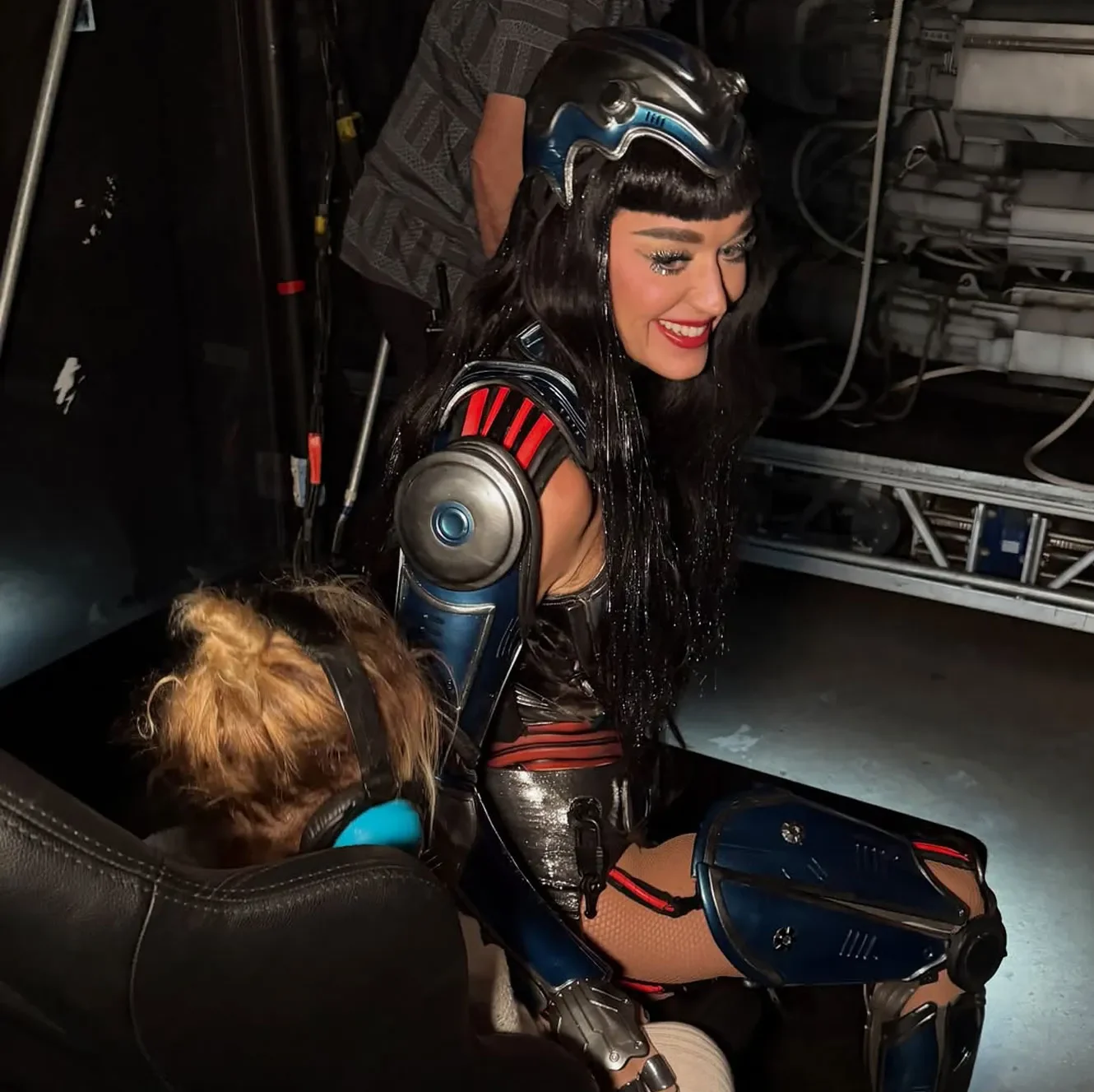 Katy Perry Shares New Adorable Backstage Snap of Daisy Dove While on Tour